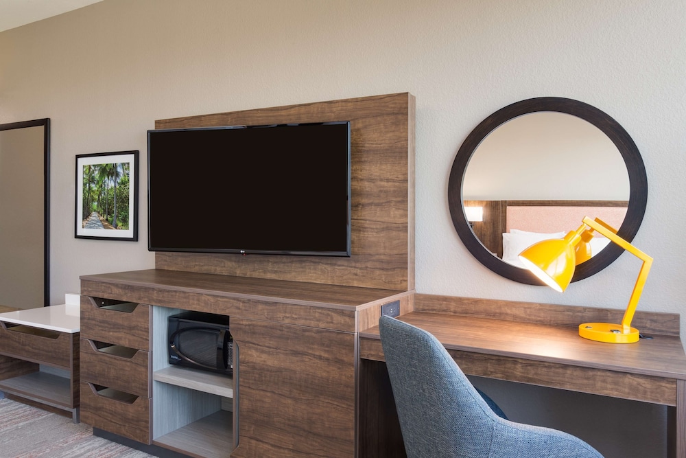 Hampton Inn & Suites Ft. Lauderdale Miramar - photo 13