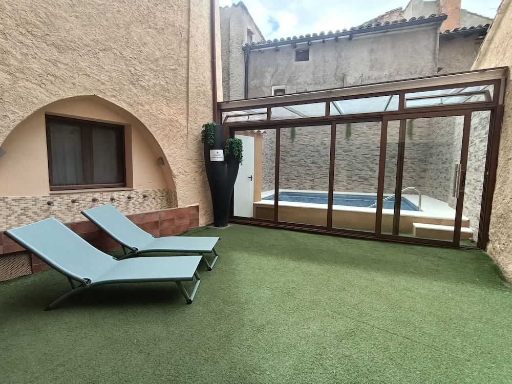 Mundobriga - carbon neutral hotel in Munebrega