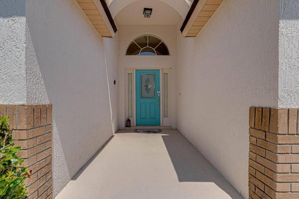 545 Beautiful 4 Bed Home with Sparkling Pool and Games Room — 4-Star Luxury Hotel in Orlando, United States