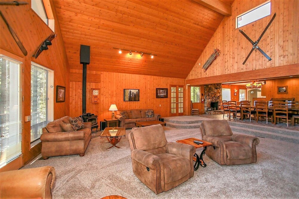 Hudson Bay Lakefront 1227 by RedAwning - photo 15