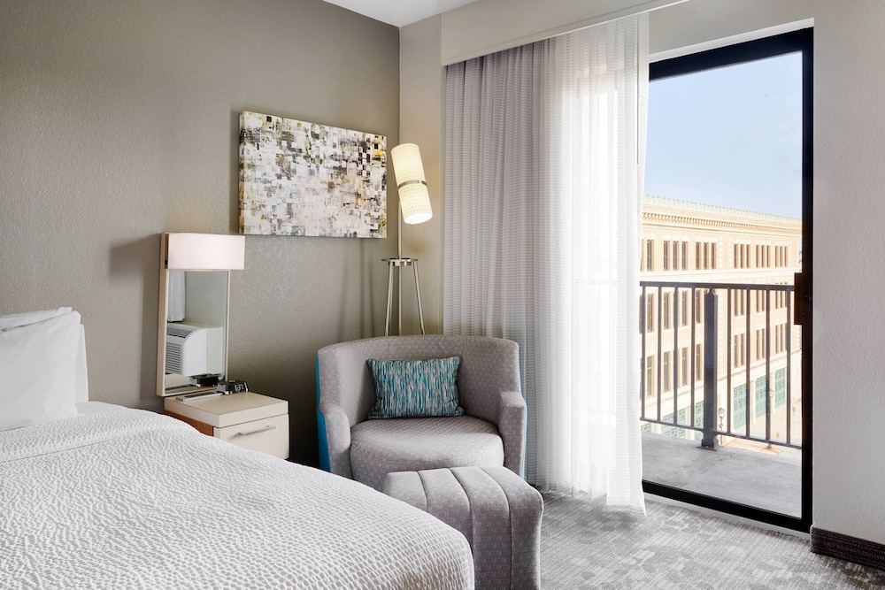 Courtyard by Marriott Milwaukee Downtown - photo 13