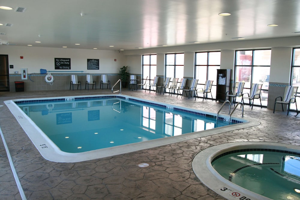 Hampton Inn Topeka - photo 15