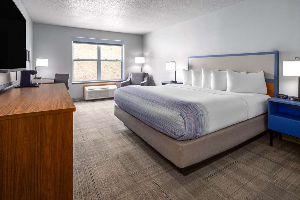 AmericInn by Wyndham Iron Mountain - photo 14