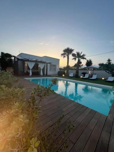 Villa I Mori di Noró — 4-Star Luxury Hotel in Valderice, Italy