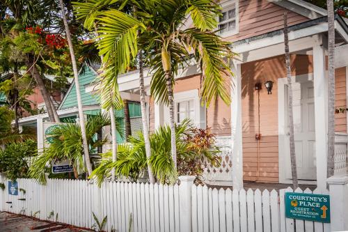 Courtney’s Place Historic Cottages & Inns pet-friendly hotel Key West