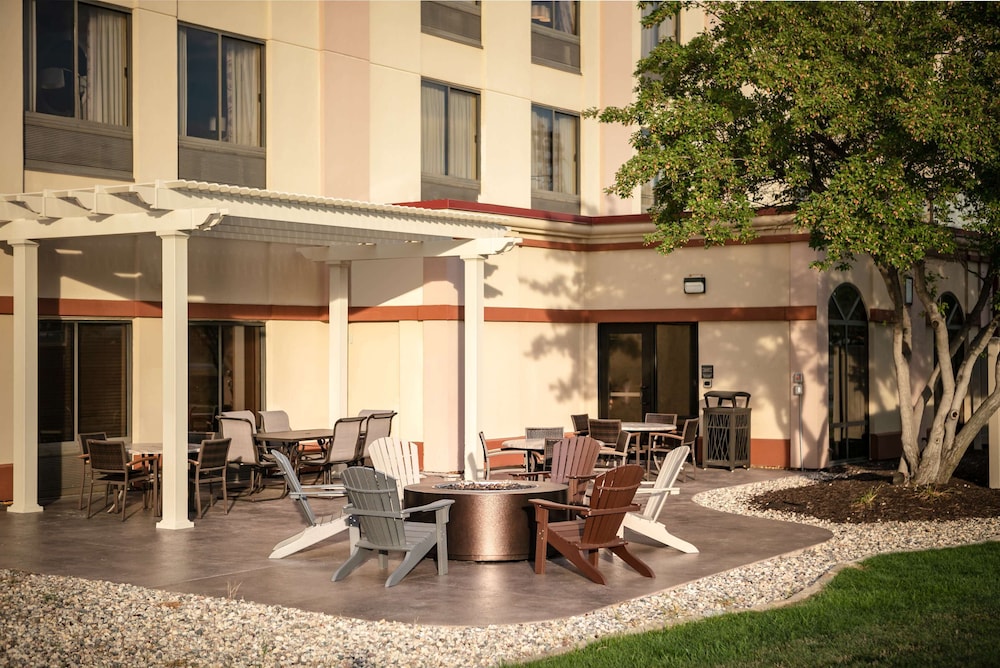 Hampton Inn Council Bluffs - photo 22