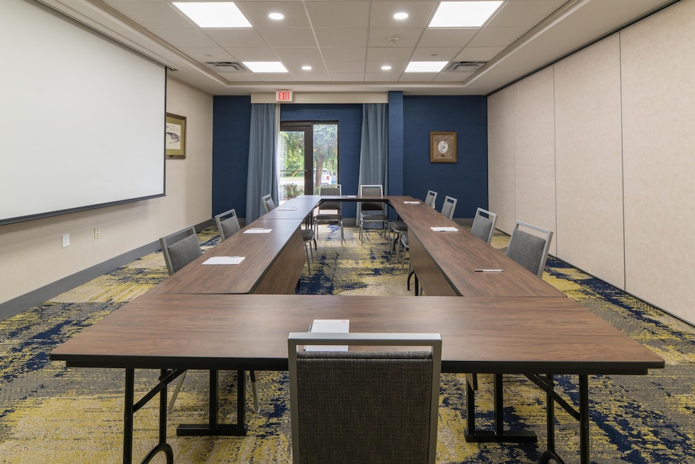 Hampton Inn & Suites Florence Downtown - photo 18