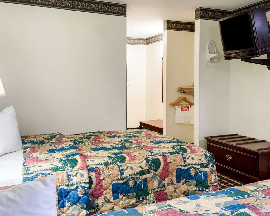 Econo Lodge Hopewell Near Fort Lee I 295 - photo 19