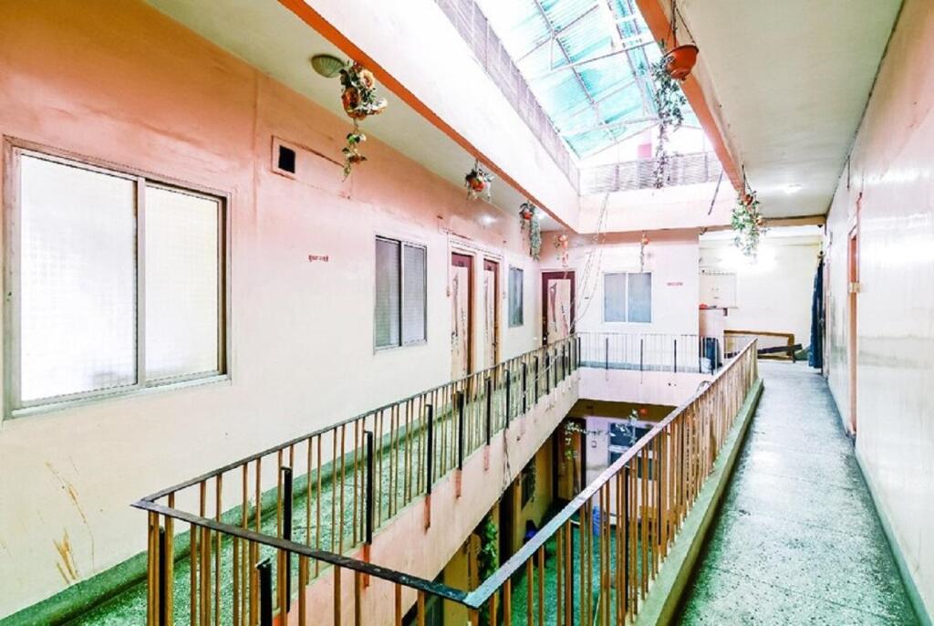 Goroomgo New Crown Indore - carbon neutral hotel in Indore