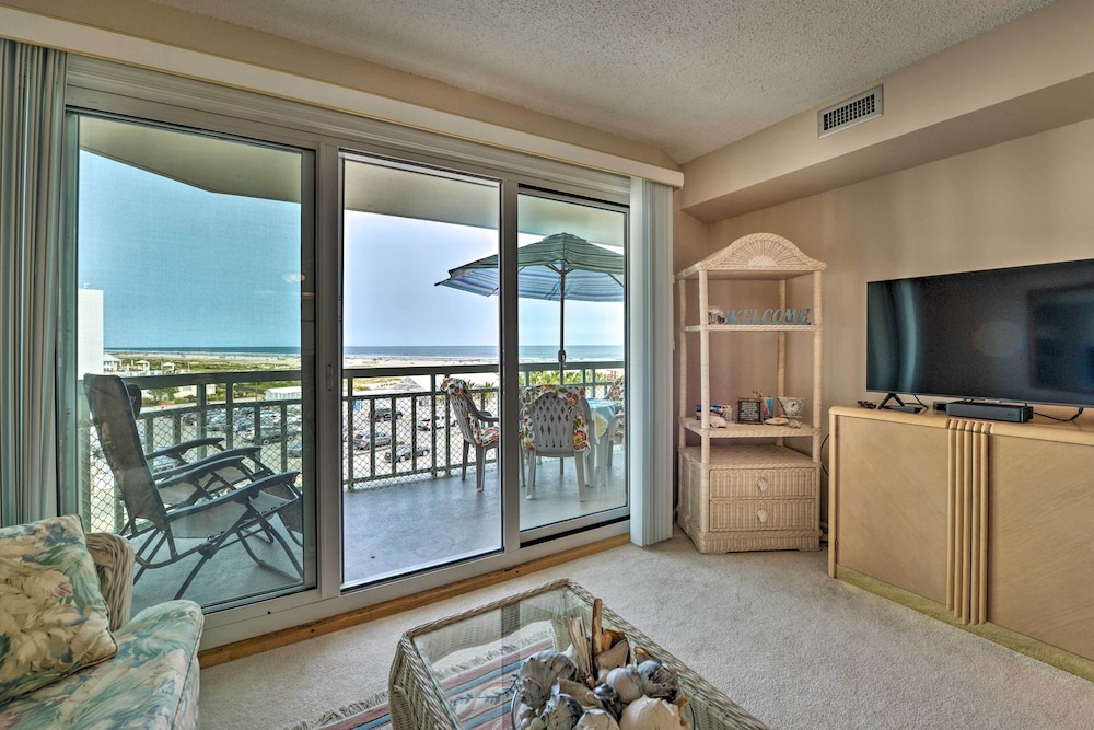 Oceanfront Resort Year round Pools Private Beach - photo 3