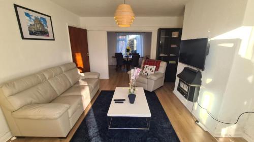 Harrogate Entire House free private parking and garden