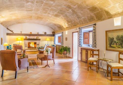Historica house with Pool free wifi — 4-Star Luxury Hotel in Andratx, Spain