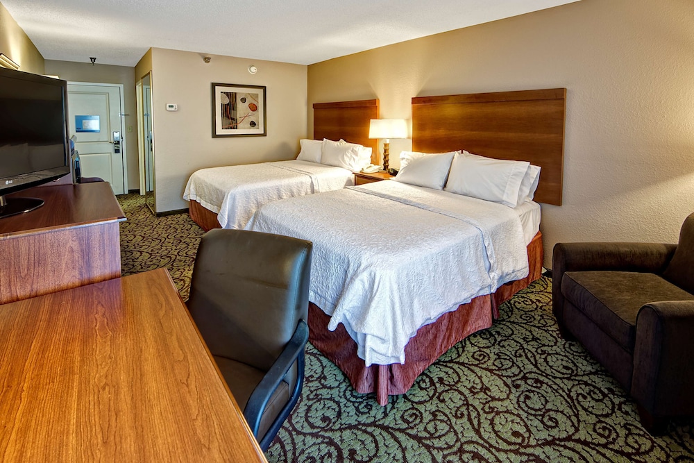 Hampton Inn Laurinburg - photo 8