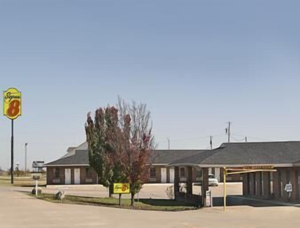 Super 8 by Wyndham Henryetta - photo 17