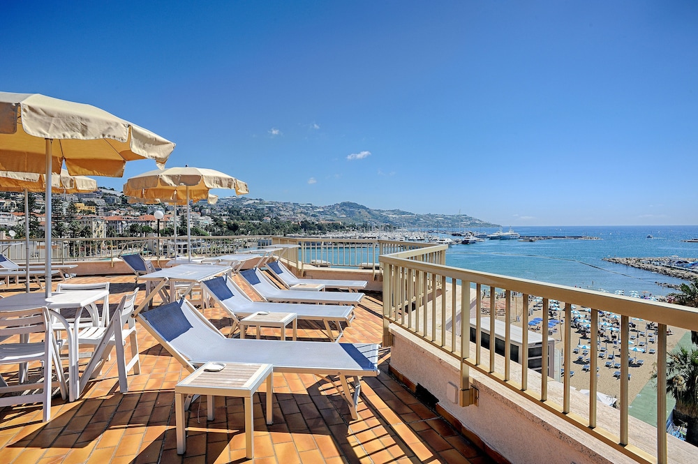 Residence dei Due Porti — 4-Star Luxury Hotel in San Remo, Italy