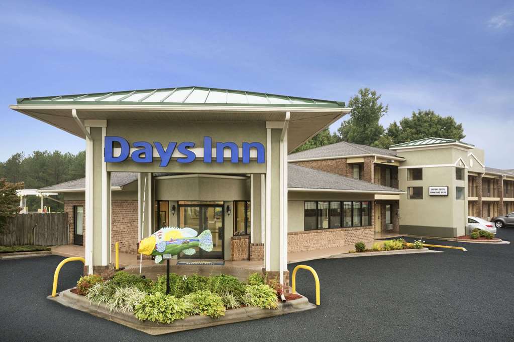 Days Inn by Wyndham Weldon Roanoke Rapids - photo 2