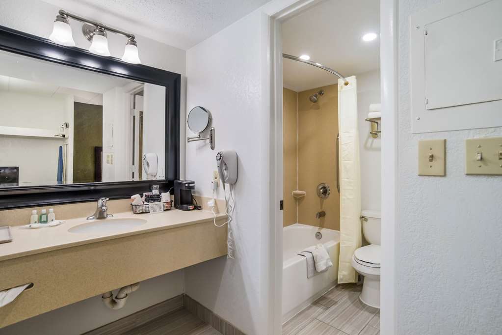 Quality Inn Mt. Vernon - photo 21
