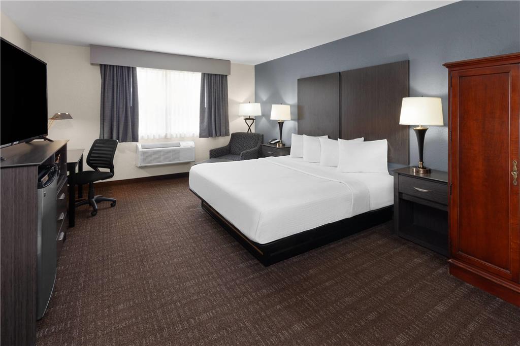 Baymont by Wyndham Chester IL - photo 13