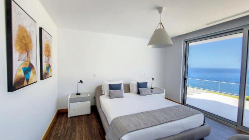 Villa Blue Horizon by LovelyStay — 4-Star Luxury Hotel in Tabua, Portugal
