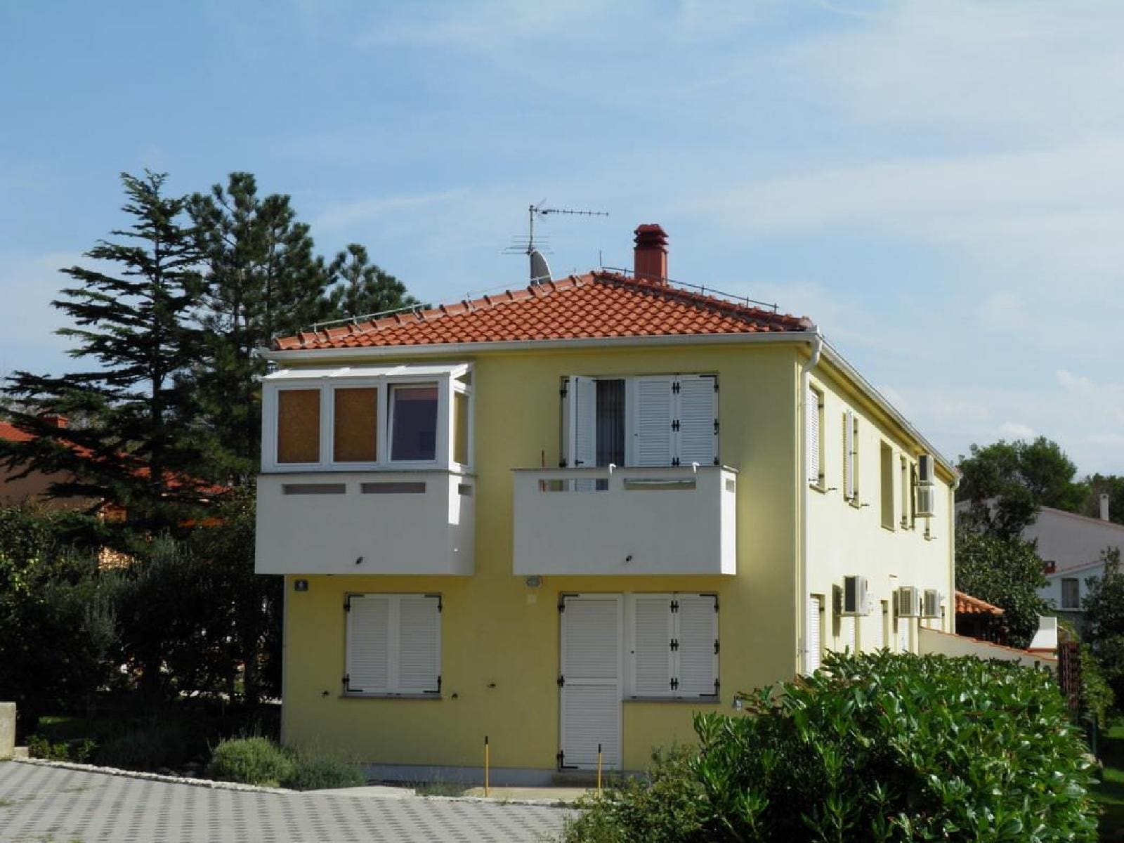 Bebek Gorica Inh 32631 in Baska, Croatia