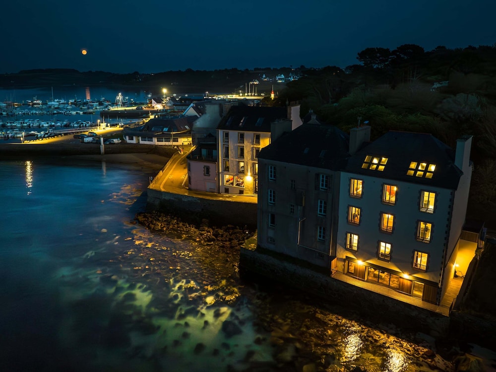 Luxury Duplex With Magnificent sea View — 4-Star Luxury Hotel in Landeda, France