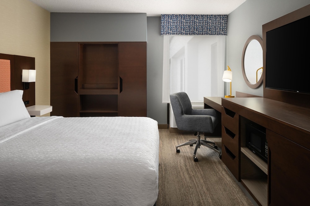 Hampton Inn Chambersburg - photo 6