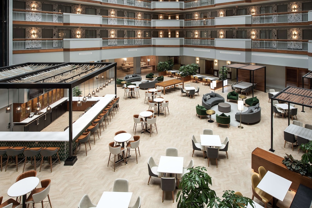 Embassy Suites by Hilton Dulles North Loudoun - photo 4