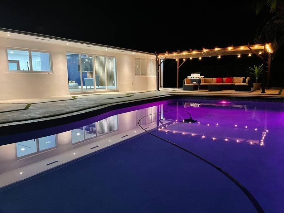 Heated Pool in a Precious House Close To Zoo Parks And Arts — 4-Star Luxury Hotel in Cutler Bay, United States