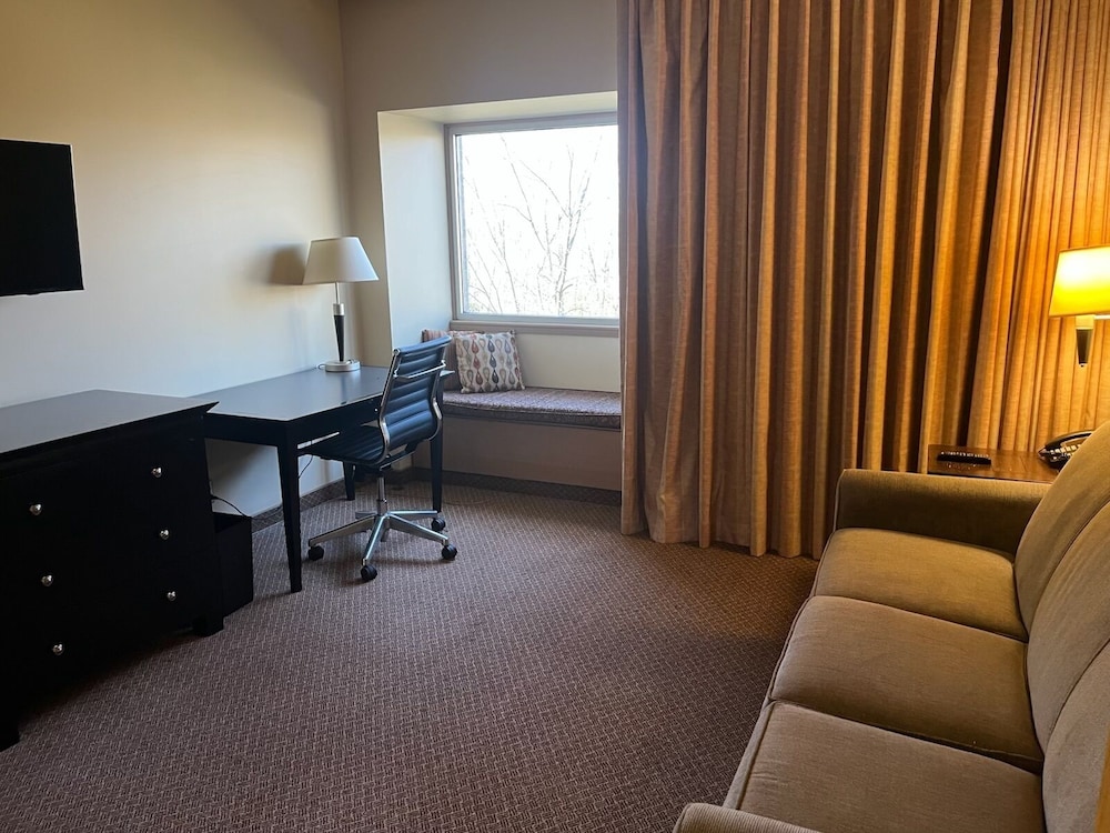 Oak Ridge Hotel and Conference Center - photo 13