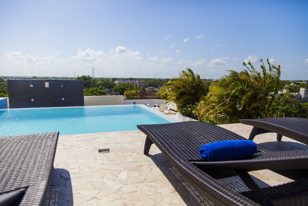 Rooftop pool