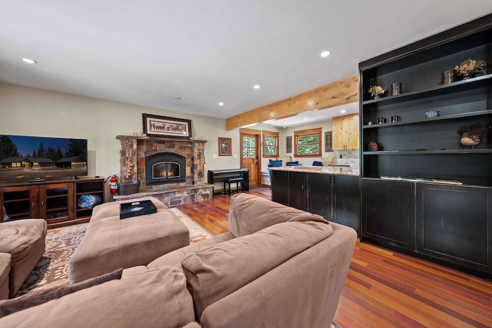 Cozy Aspen Haven Stay for 6 in Truckee, United States