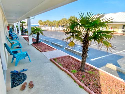 Island Inn of Atlantic Beach - photo 29