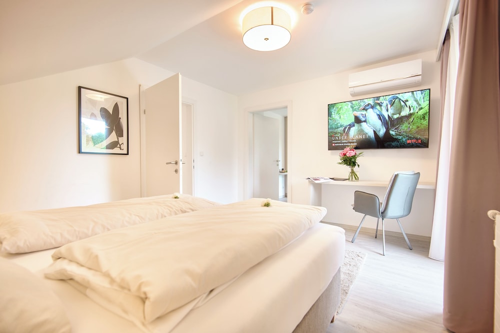 Ferienwohnungen Appartements Pension Zollner — 4-Star Luxury Hotel in Villach, Austria