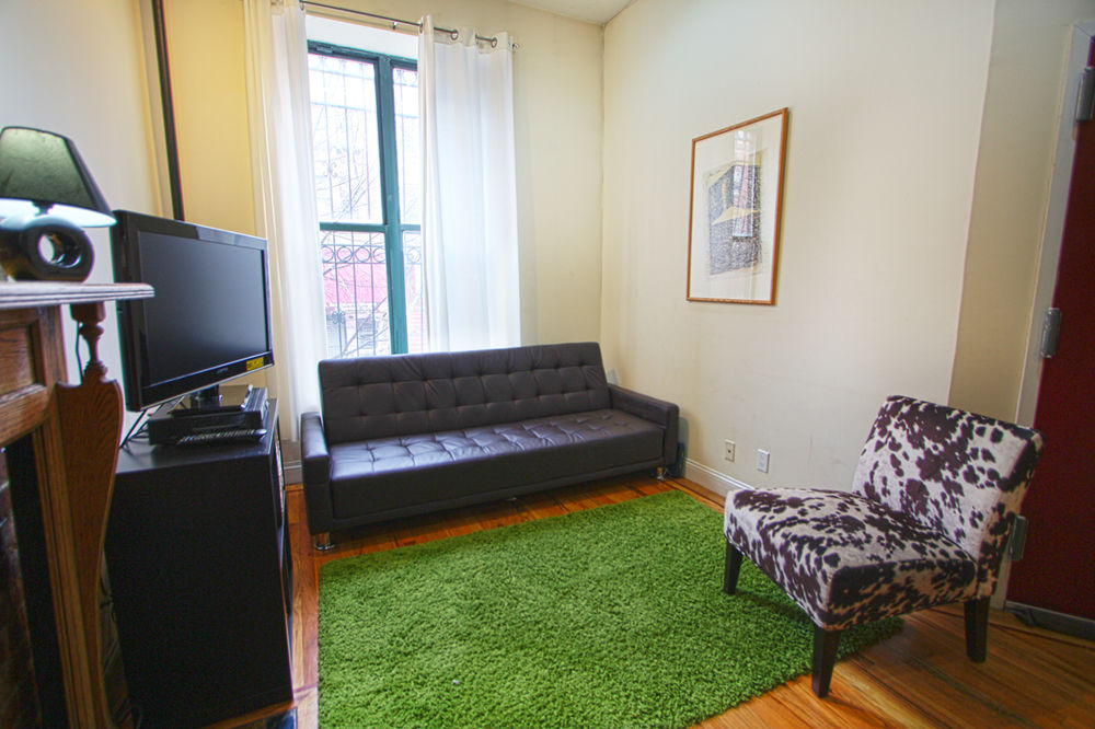 Luxury Suites Upper West Brownstone - photo 25