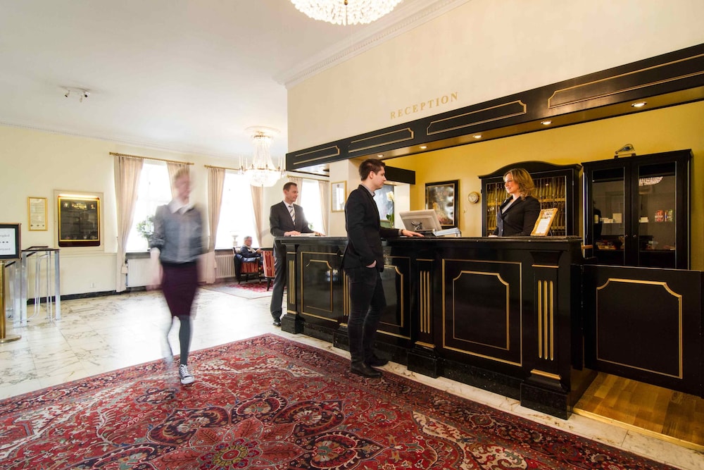 Mayfair Hotel Tunneln — Malmoe — photo 4