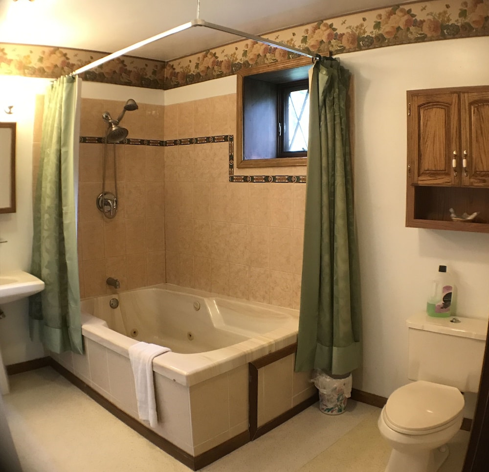 7 Gables Inn & Suites - photo 37