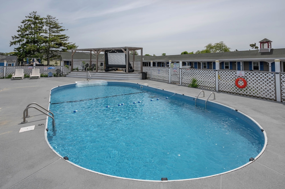 Jonathan Edwards Motel - photo 28