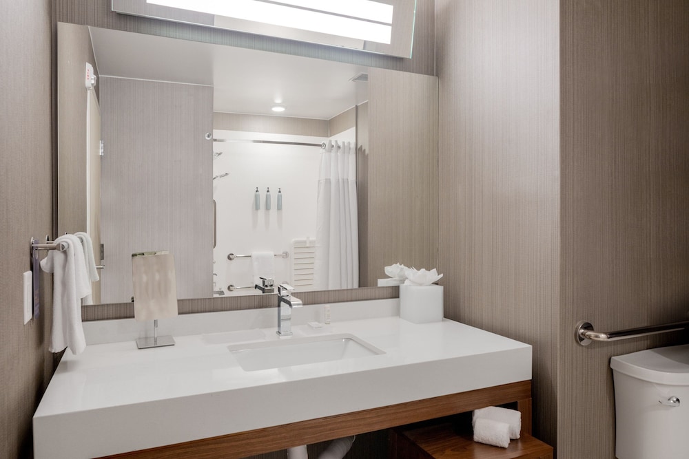 Courtyard by Marriott Houston Northeast - photo 16