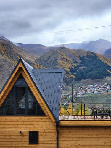 Magic Hut_Kazbegi