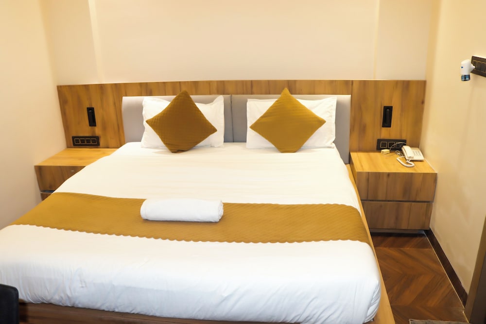 Narrow Gauge Hotel — Bareilly — photo 3