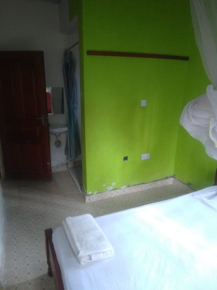 Eddys Resort — Busia — photo 5