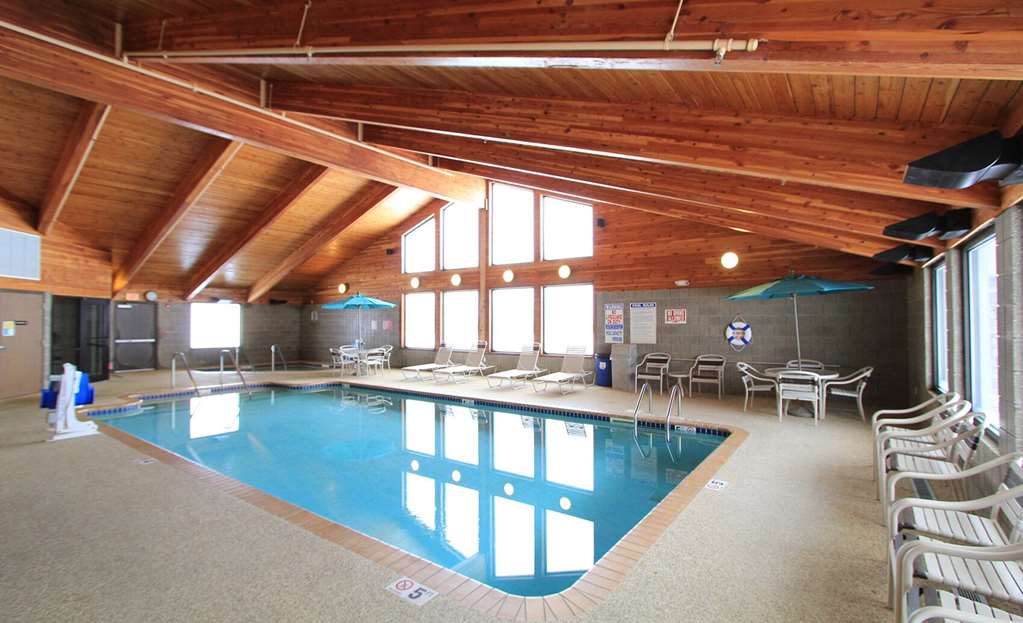 AmericInn by Wyndham Cedar Rapids Airport - photo 6