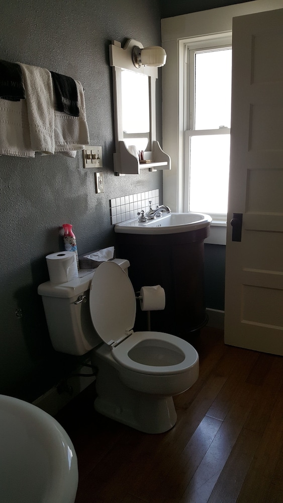 Hotel Charlotte - photo 27