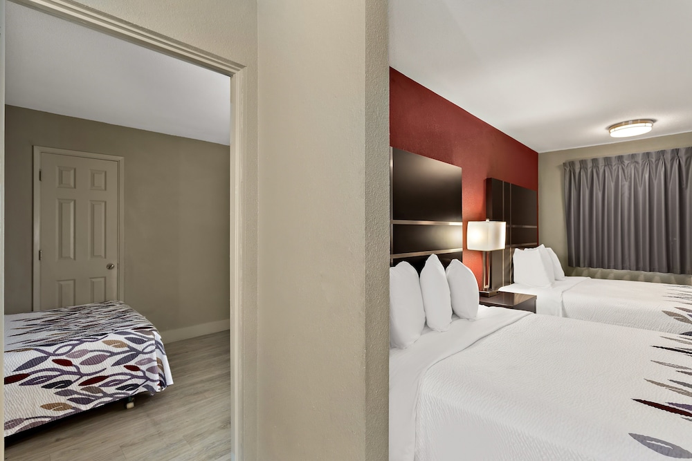 Red Roof Inn Redding - photo 14