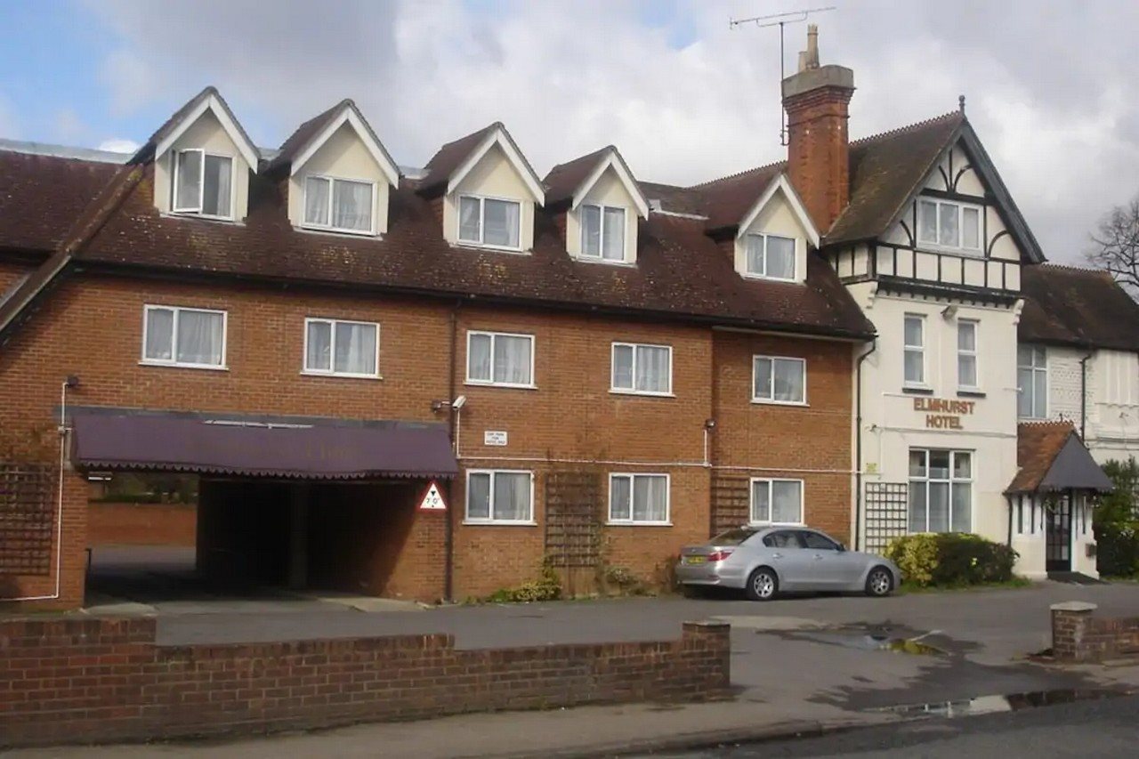 Elmhurst Hotel