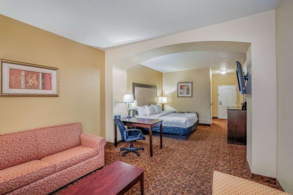 La Quinta Inn & Suites by Wyndham Vicksburg - photo 25
