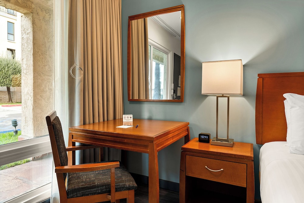 Vagabond Inn Glendale - photo 18