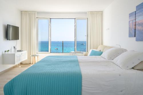 Casa Roman — 4-Star Luxury Hotel in Punta De Mujeres, Spain