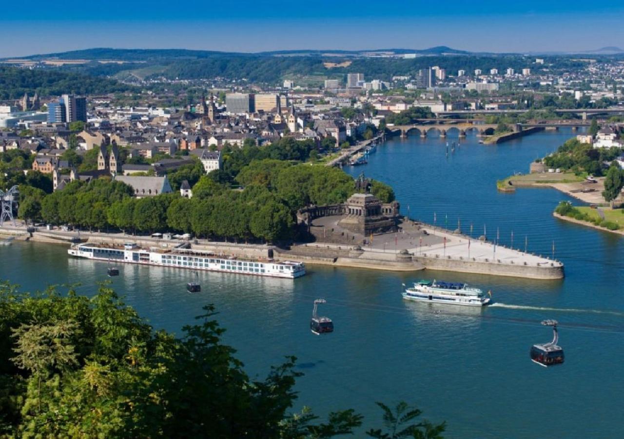 Rheingold inklusive einer Flasche Sekt — 4-Star Luxury Hotel in Koblenz, Germany