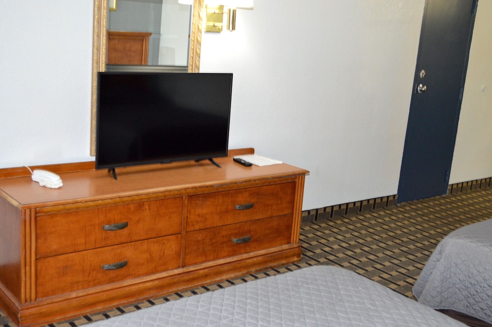 Americas Best Value Inn & Suites St. Cloud - photo 12
